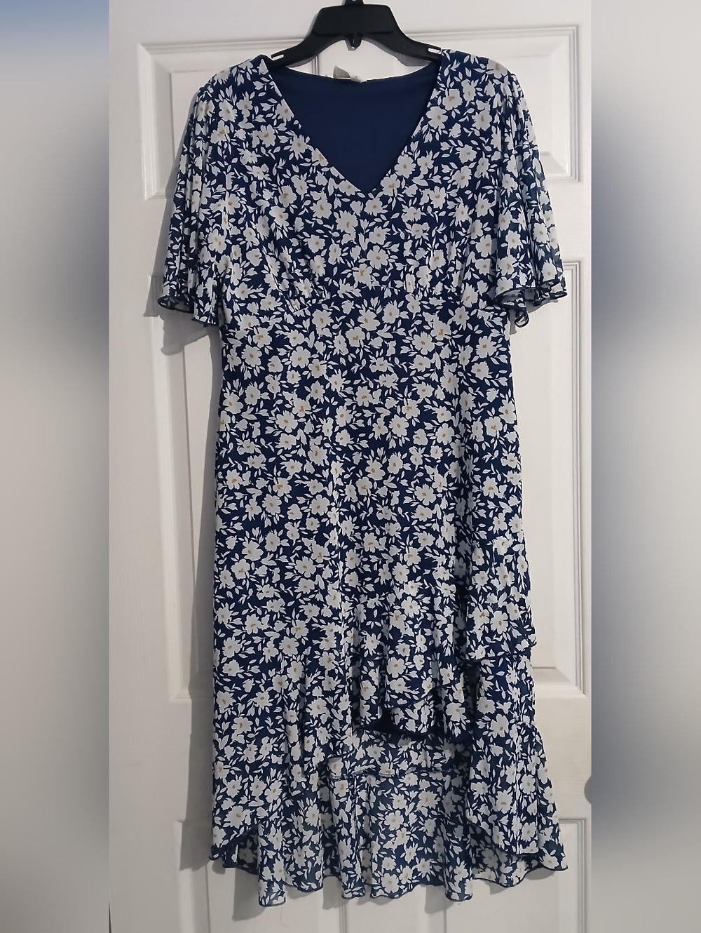 Women’s Navy Floral Midi Dress with V-Neck - Picture 3 of 10
